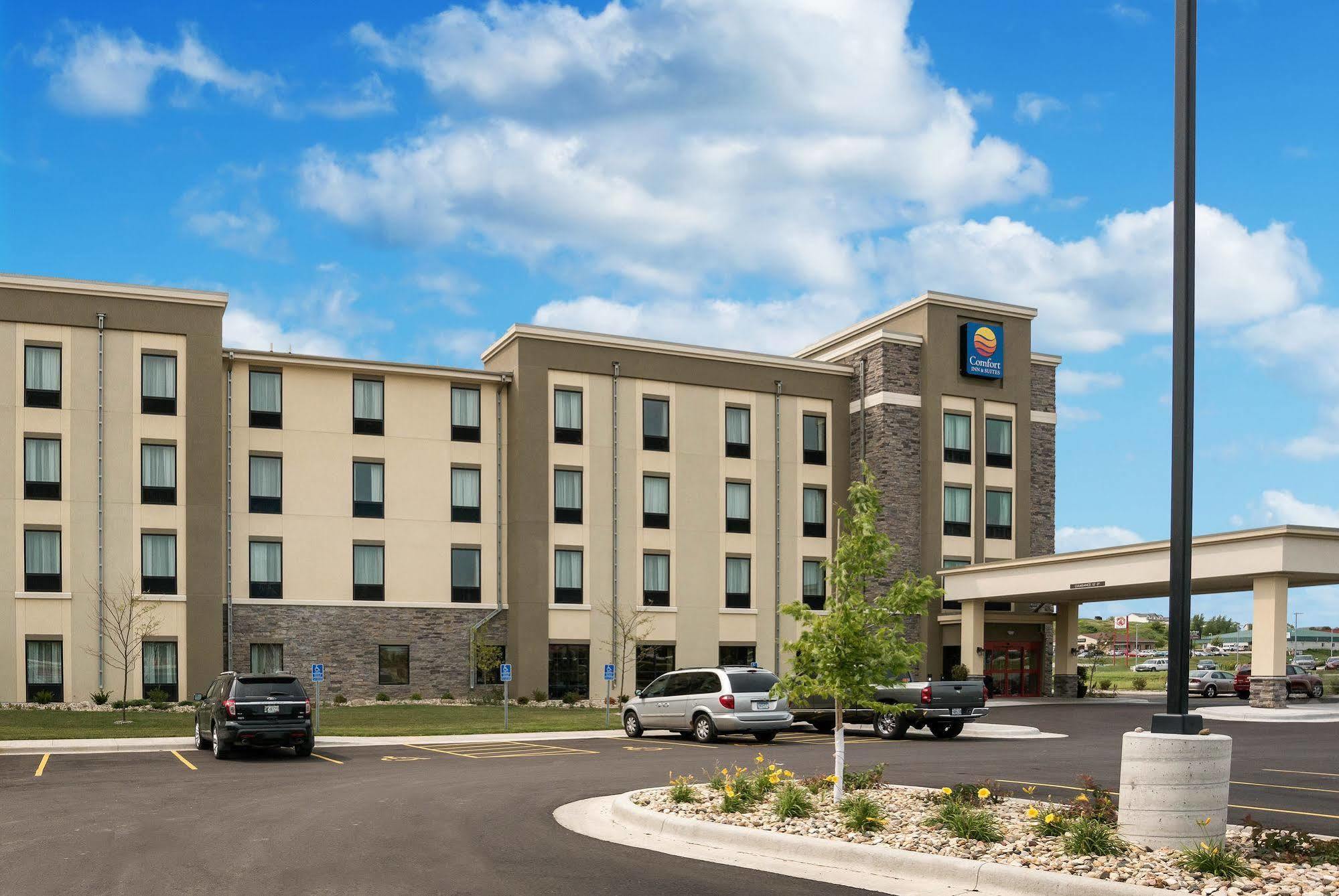 Comfort Inn & Suites West - Medical Center Rochester Exterior photo